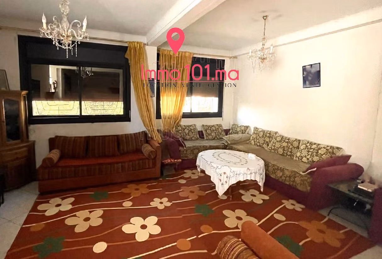 منزل فخم للبيع ب حي الطيران - مابيلا. المساحة الكلية 399 م². صالة مغربية وصحن فضائي. 