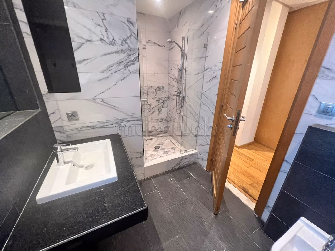 Te koop: appartementen in Californie. 6 Ruimtes. Open haard en conciërge. 