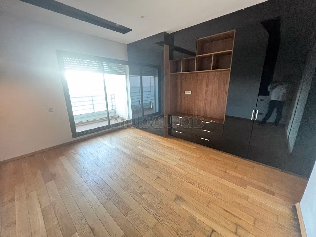 Te koop: appartementen in Californie. 6 Ruimtes. Open haard en conciërge. 