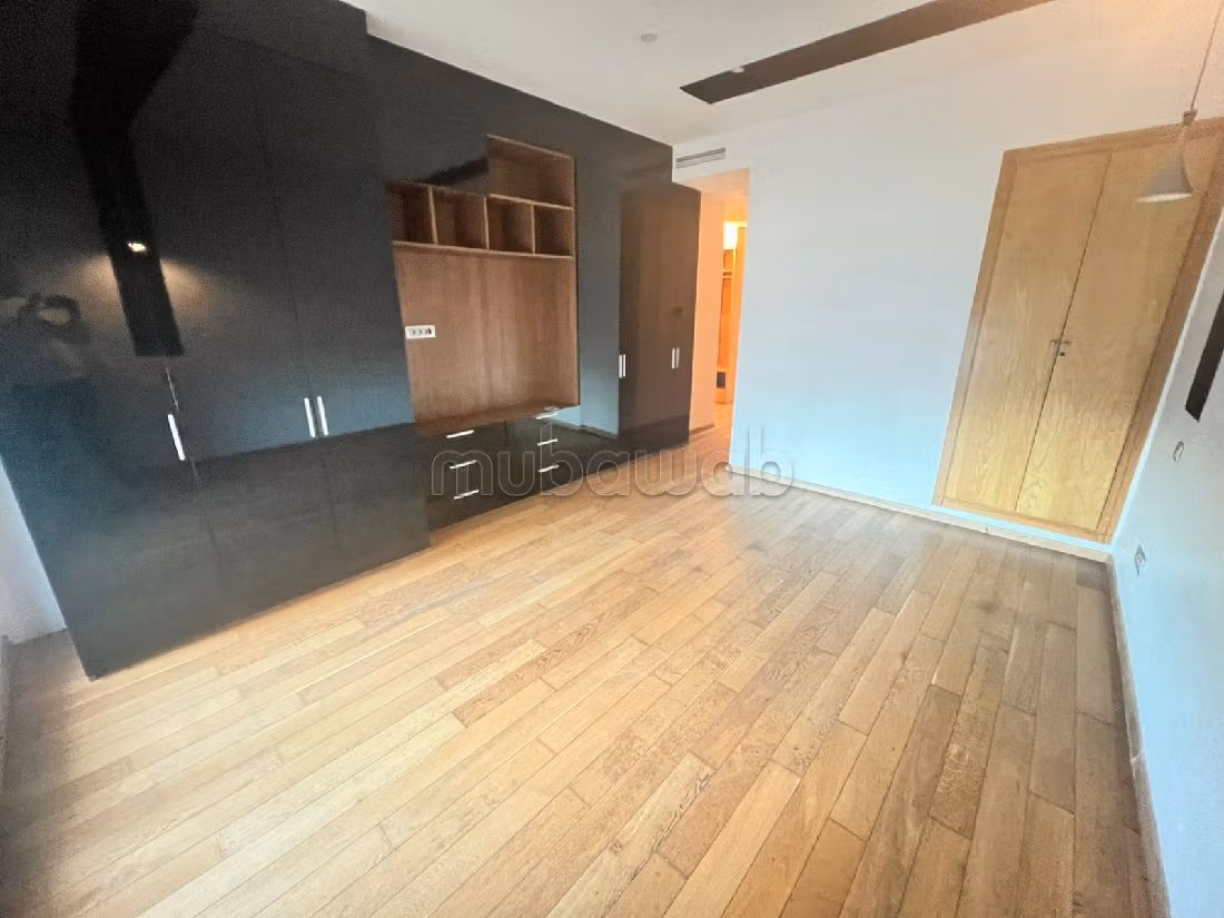 Te koop: appartementen in Californie. 6 Ruimtes. Open haard en conciërge. 