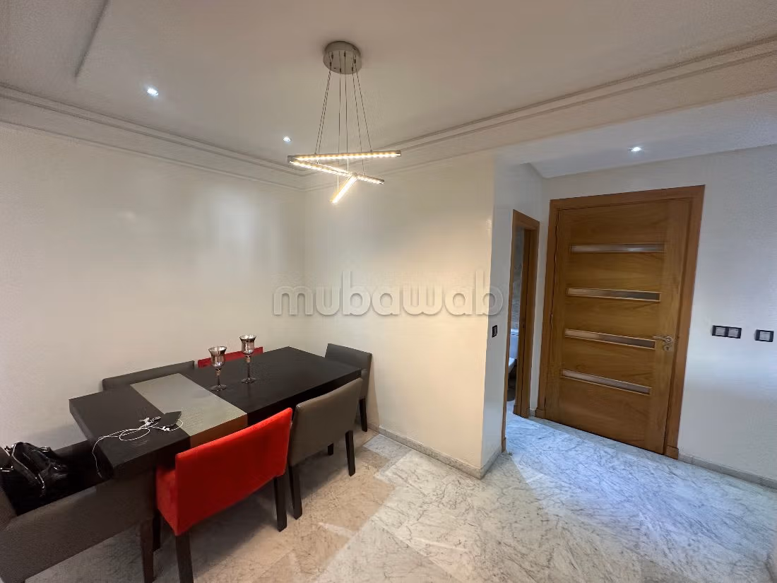 Location d'un appartement à Palmier. 2 chambres dont suites confortables. Meublé