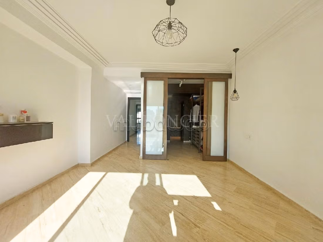 Lovely apartment for rent in Palmier. 3 beautiful rooms. Parking spaces and terrace. 