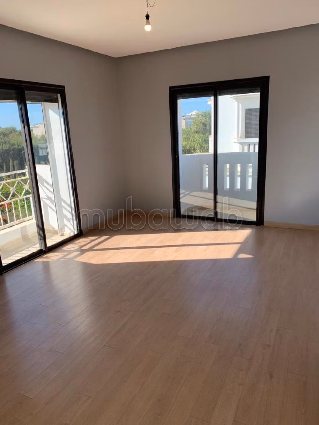 Villa pour location à préstigia vide avec piscine