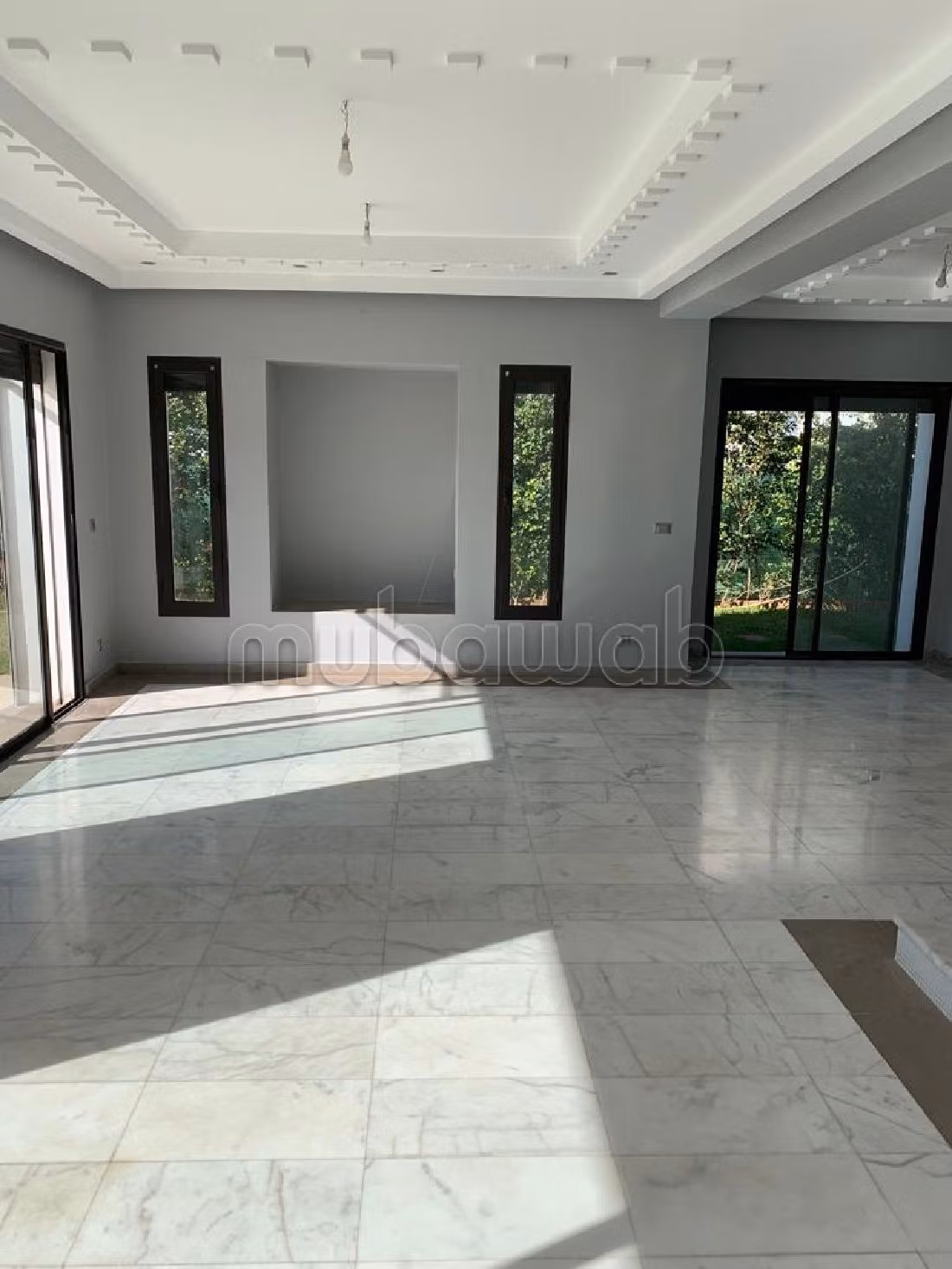 Villa pour location à préstigia vide avec piscine