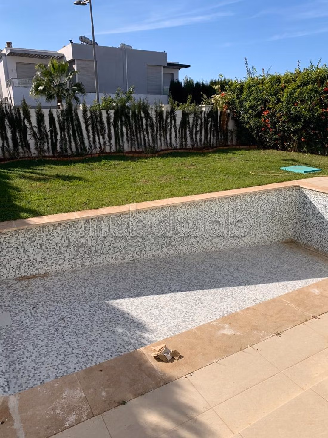 Villa pour location à préstigia vide avec piscine