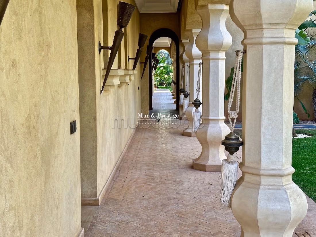Luxury villa for sale in Route de Fez. 10 large rooms. Working fireplace, Property with swimming pool