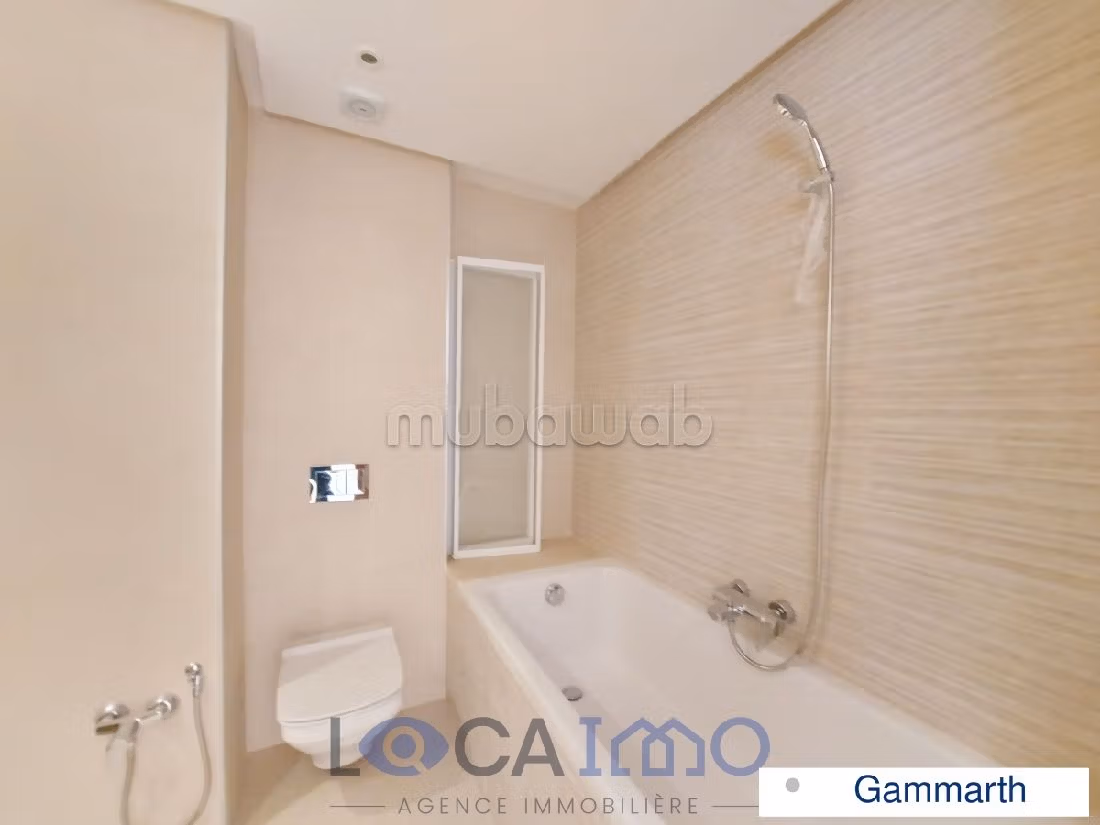 Bellissimo appartamento in affitto a Gammarth. 3 camere da letto. Terrazzo e garage. 