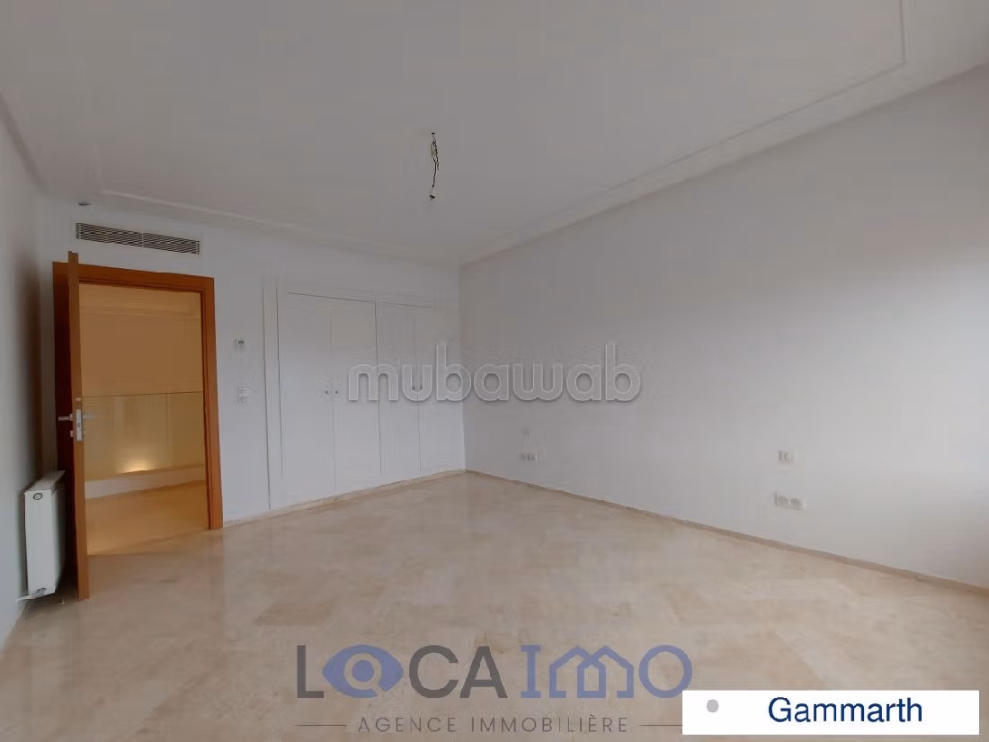 Bellissimo appartamento in affitto a Gammarth. 3 camere da letto. Terrazzo e garage. 