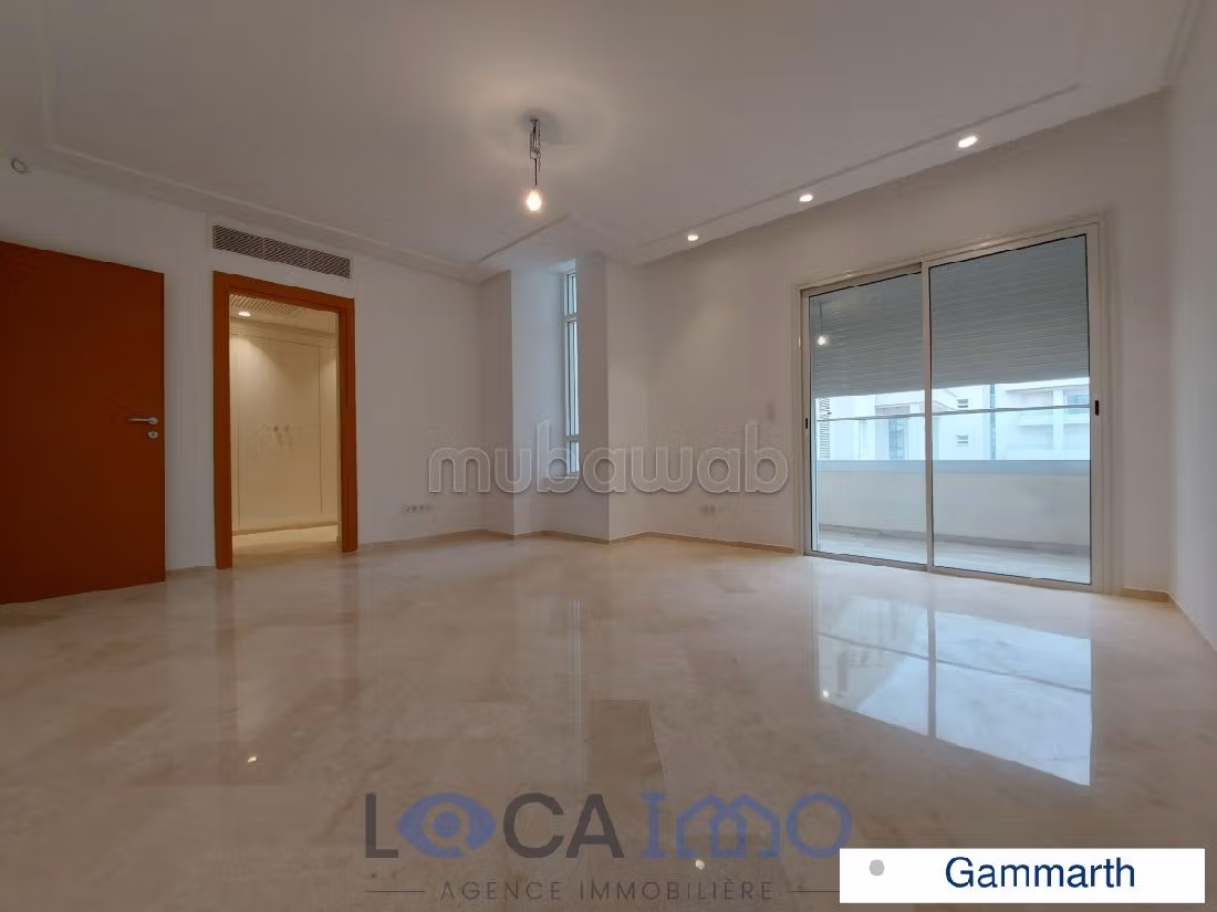 Bellissimo appartamento in affitto a Gammarth. 3 camere da letto. Terrazzo e garage. 