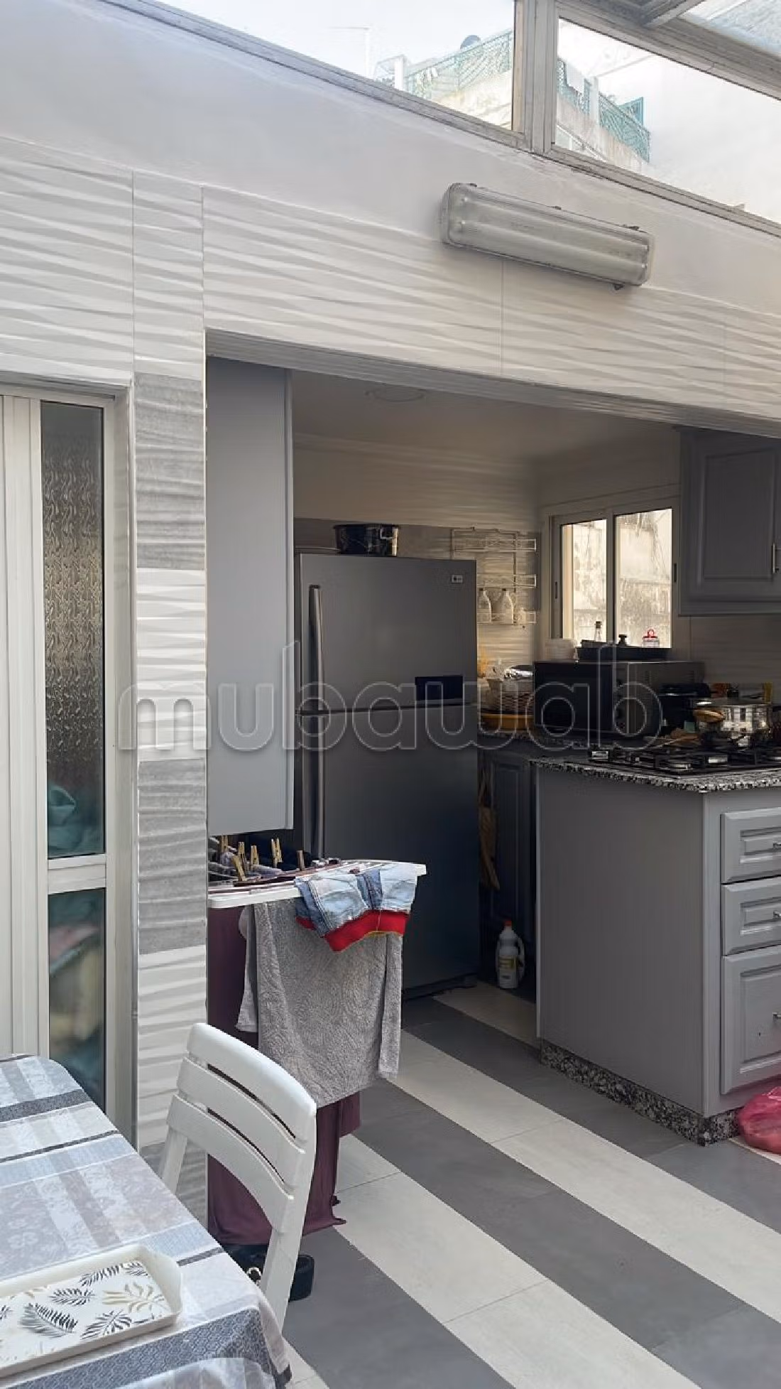 Piso en venta en Bourgogne Est. 2 hermosas habitaciones. Ascensor y plazas de aparcamiento. 