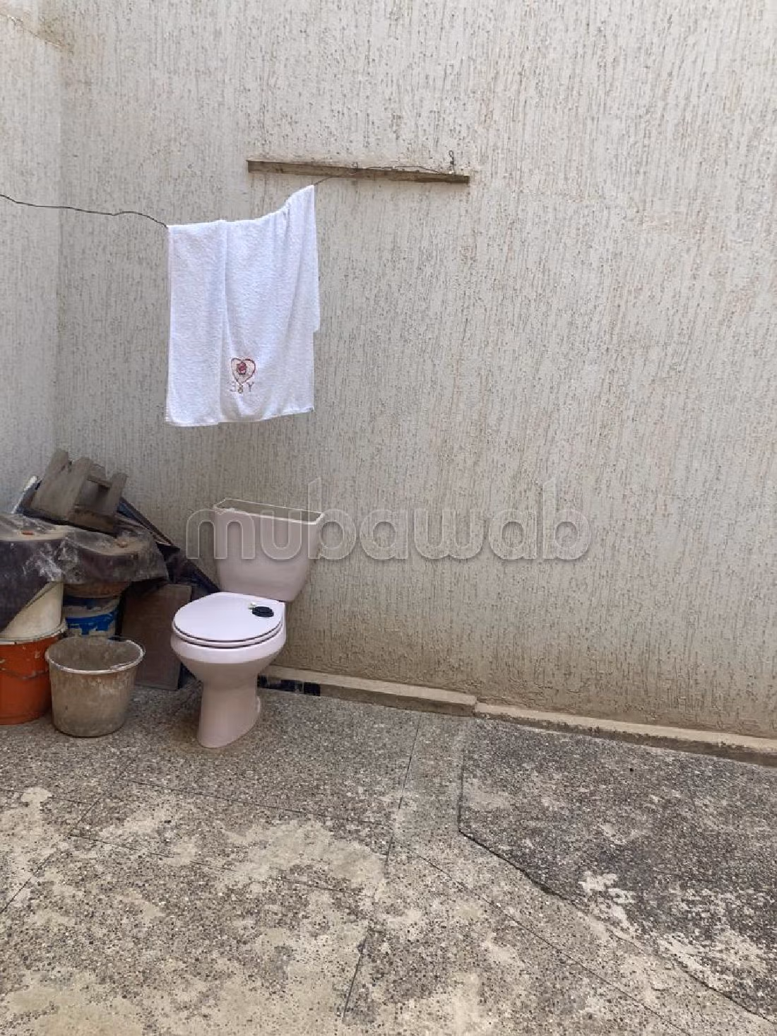 House for sale in Hay zitoune. Large area 80 m². Fully furnished.