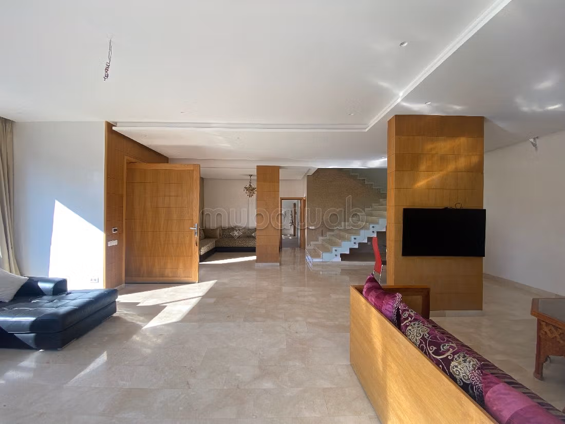 منزل فخم للبيع بطريق الدارالبيضاء. 6 قطع كبيرة. مفروشة