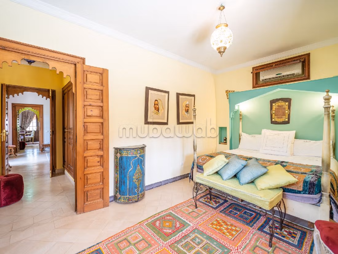 فيلا ممتازة للبيع بالنخيل. 5 غرف جميلة. مفروشة. 