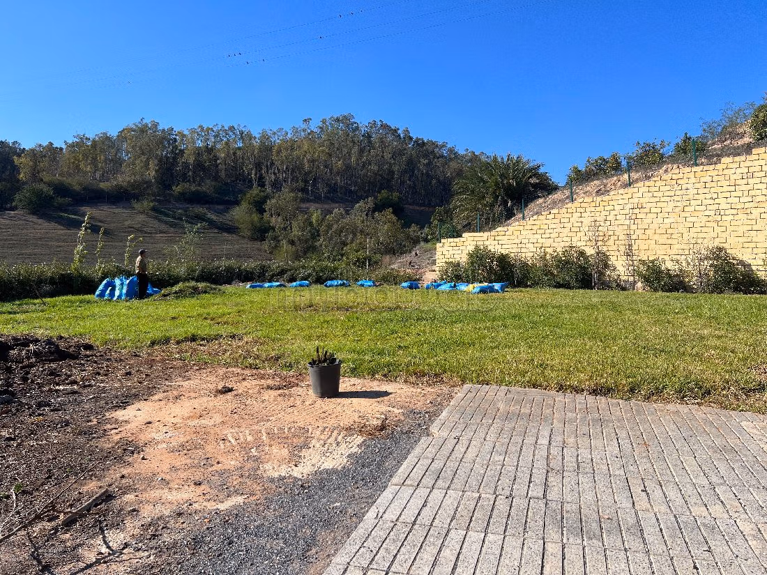 Fattoria in vendita a Technopolis. Superficie totale 13500 m².