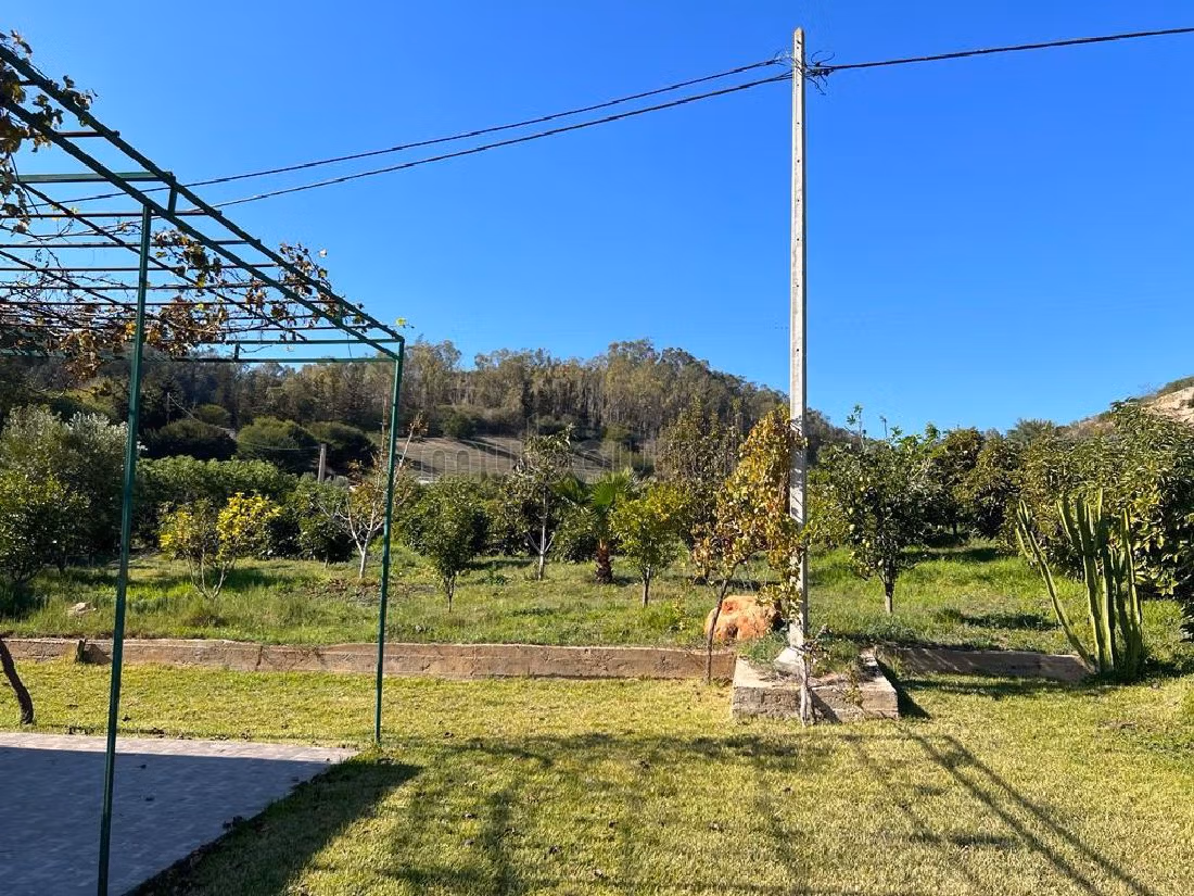 Fattoria in vendita a Technopolis. Superficie totale 13500 m².