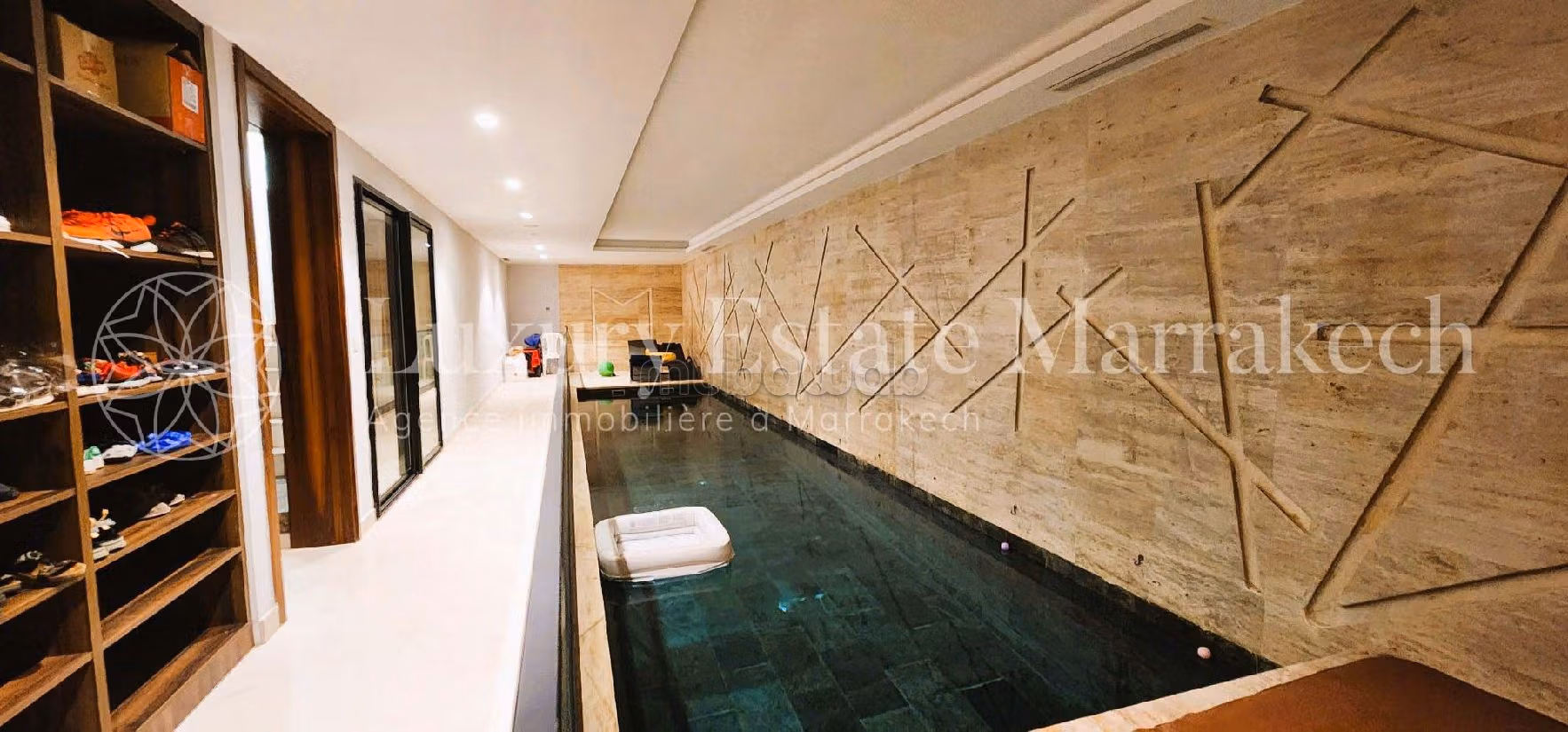 suntuosa casa en venta en Route Amizmiz. 4 dormitorios. Residencia con conserje, piscine grande. 