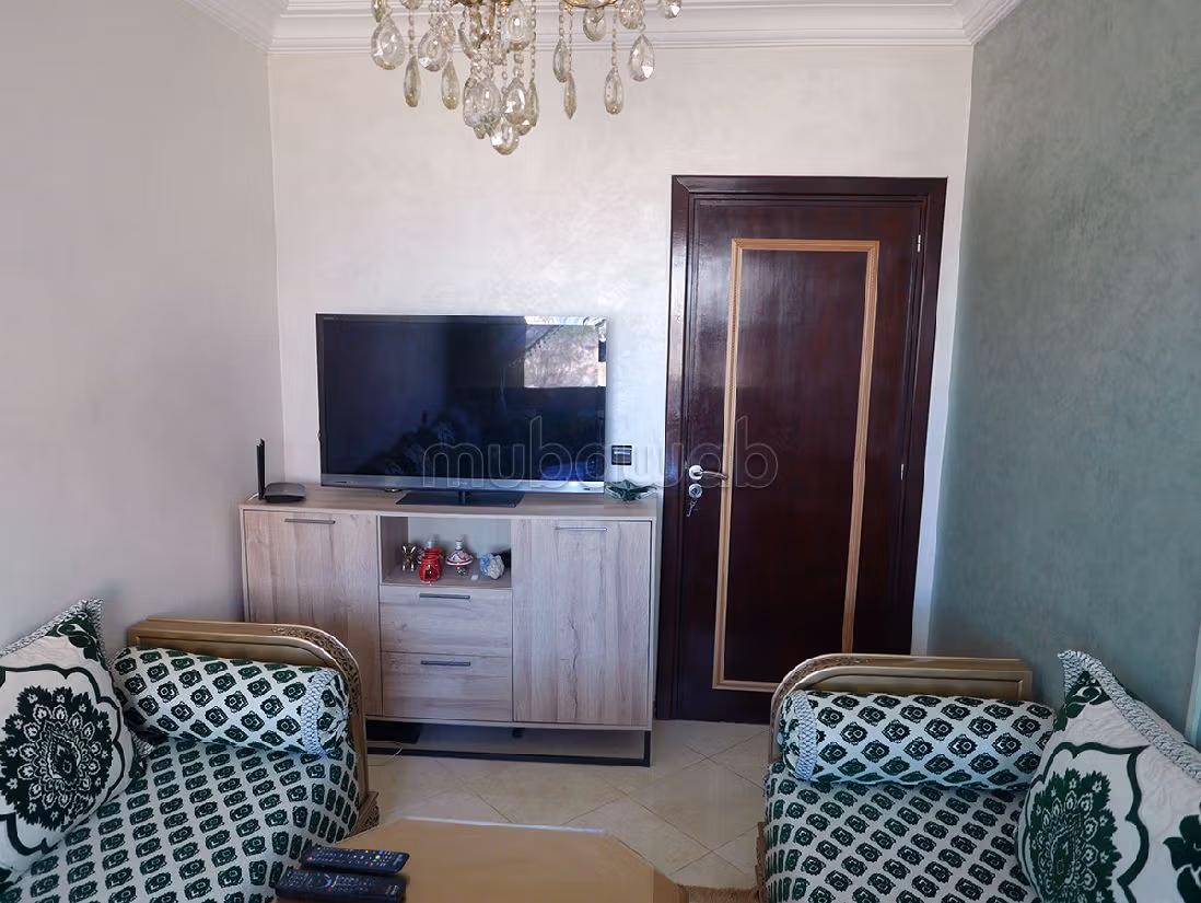 Splendido appartamento da acquistare. 2 belle camere da letto. Salone marocchino e antenna parabolica