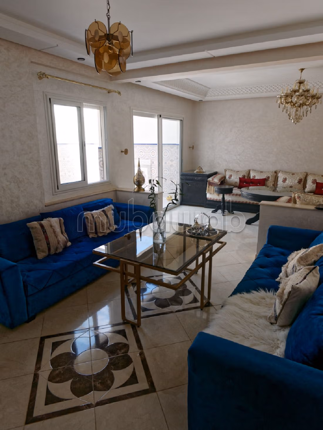 Splendido appartamento da acquistare. 2 belle camere da letto. Salone marocchino e antenna parabolica