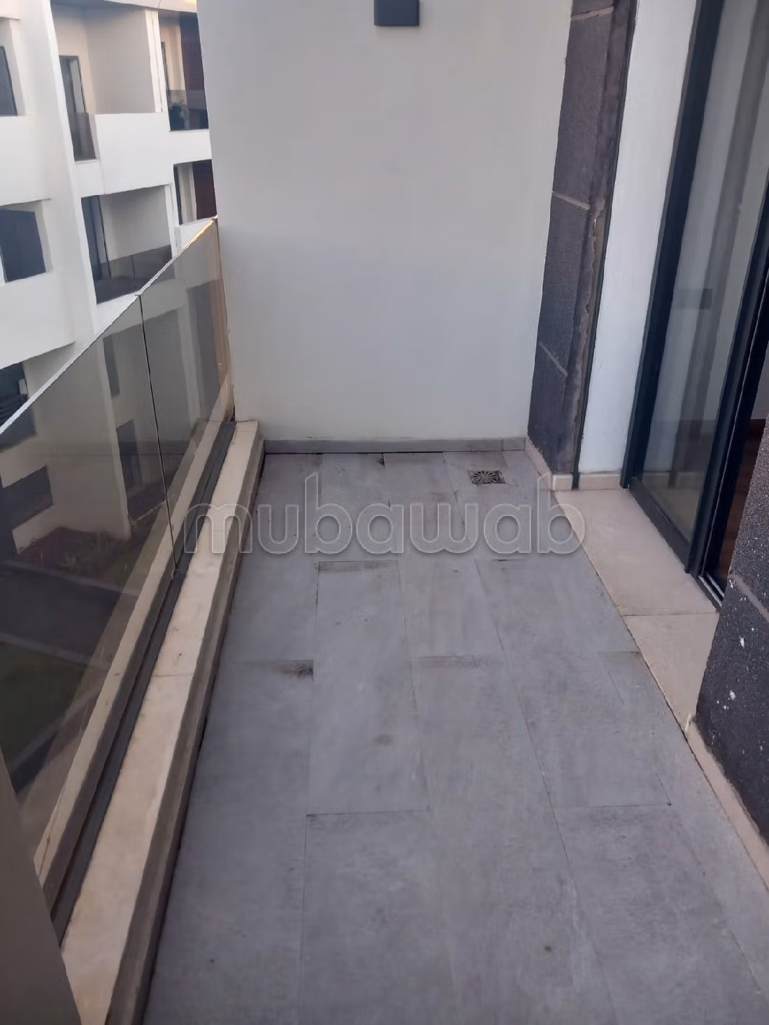 شقة للكراء ببوسكورة. المساحة الإجمالية 109 م². باب متين،إقامة محروسة. 