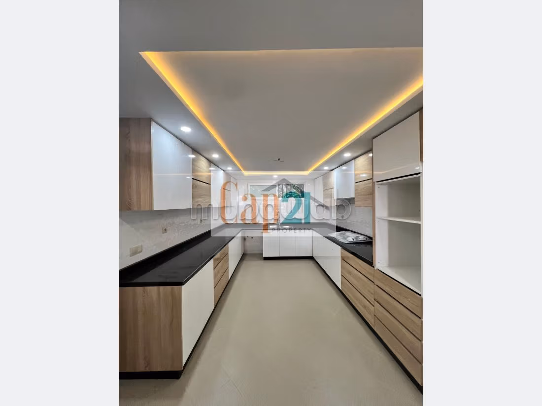 Magnificent villa for rent in Du Golf. 7 large rooms. Beautiful terrace and garden. 