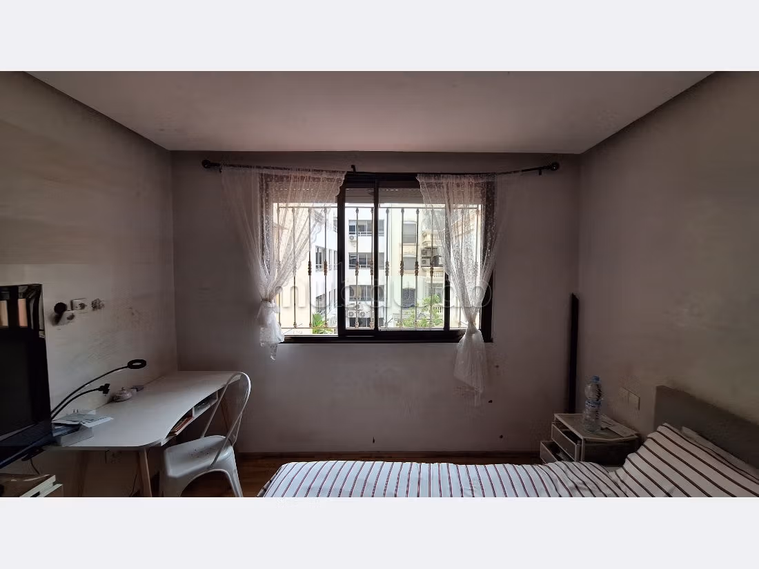 استئجار شقة براسين. 3 غرف رائعة. 