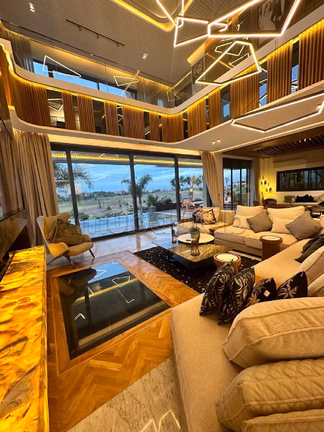 فيلا ممتازة للبيع ب طريق تحناوت. 8 قطع رائعة. مفروشة. 