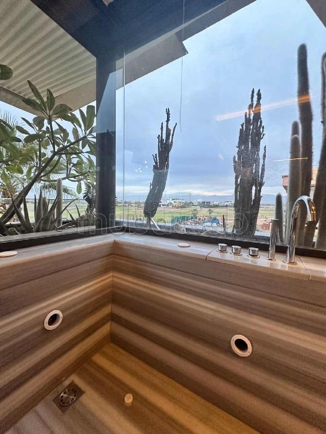 فيلا ممتازة للبيع ب طريق تحناوت. 8 قطع رائعة. مفروشة. 