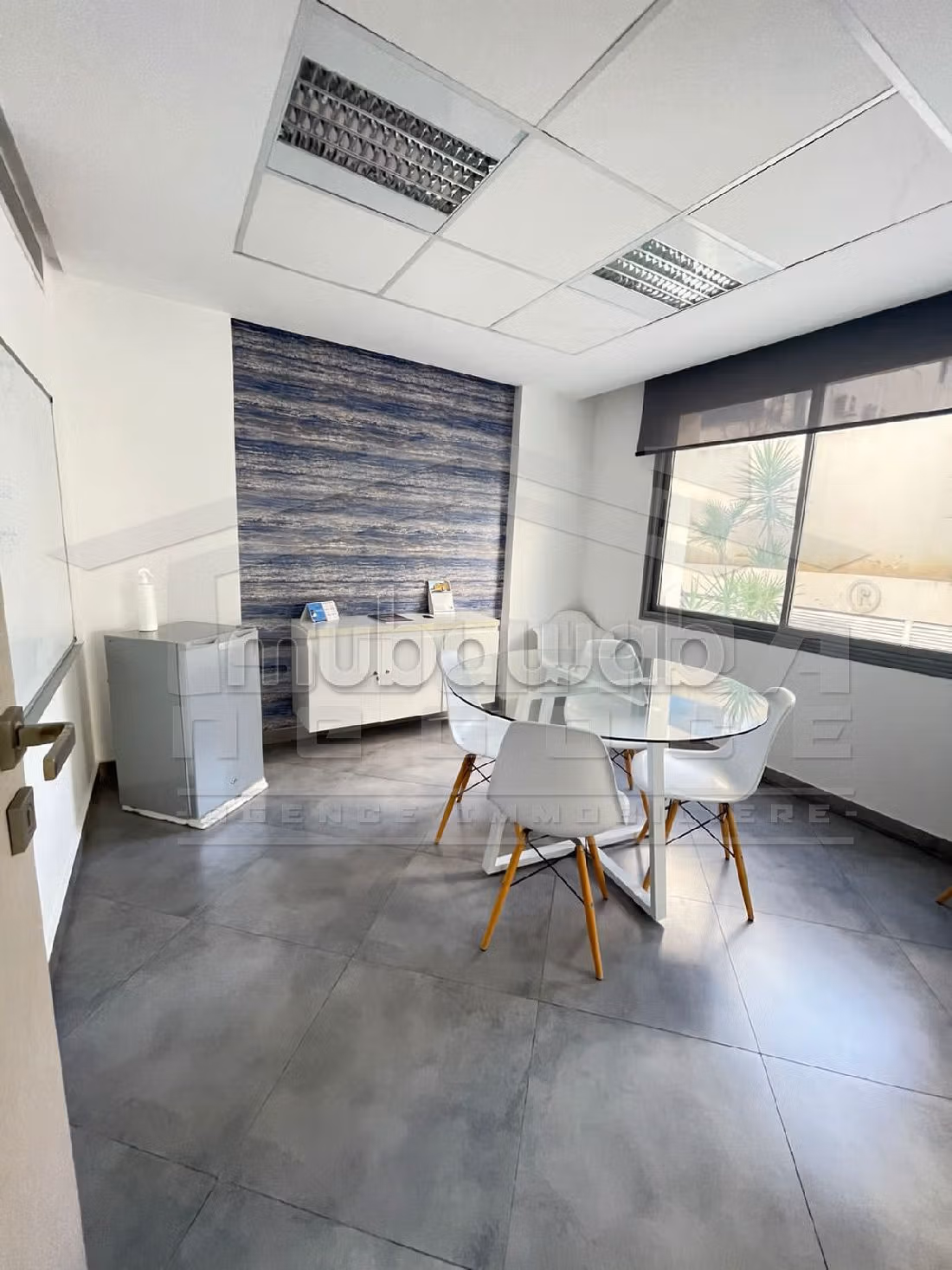 À louer un duplex à usage bureautique