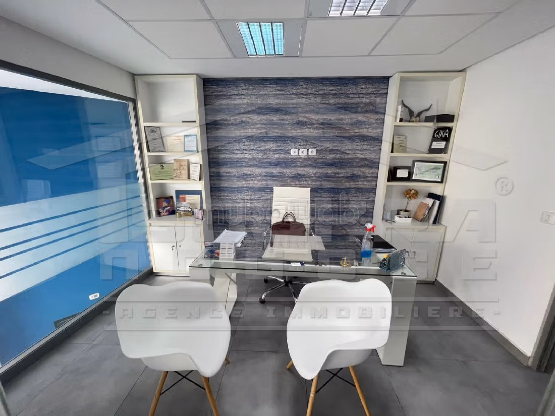 À louer un duplex à usage bureautique