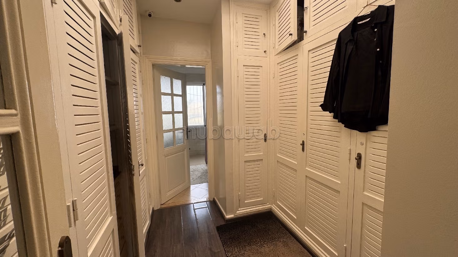 Ufficio in affitto a Les Hôpitaux. Superficie di 220 m².