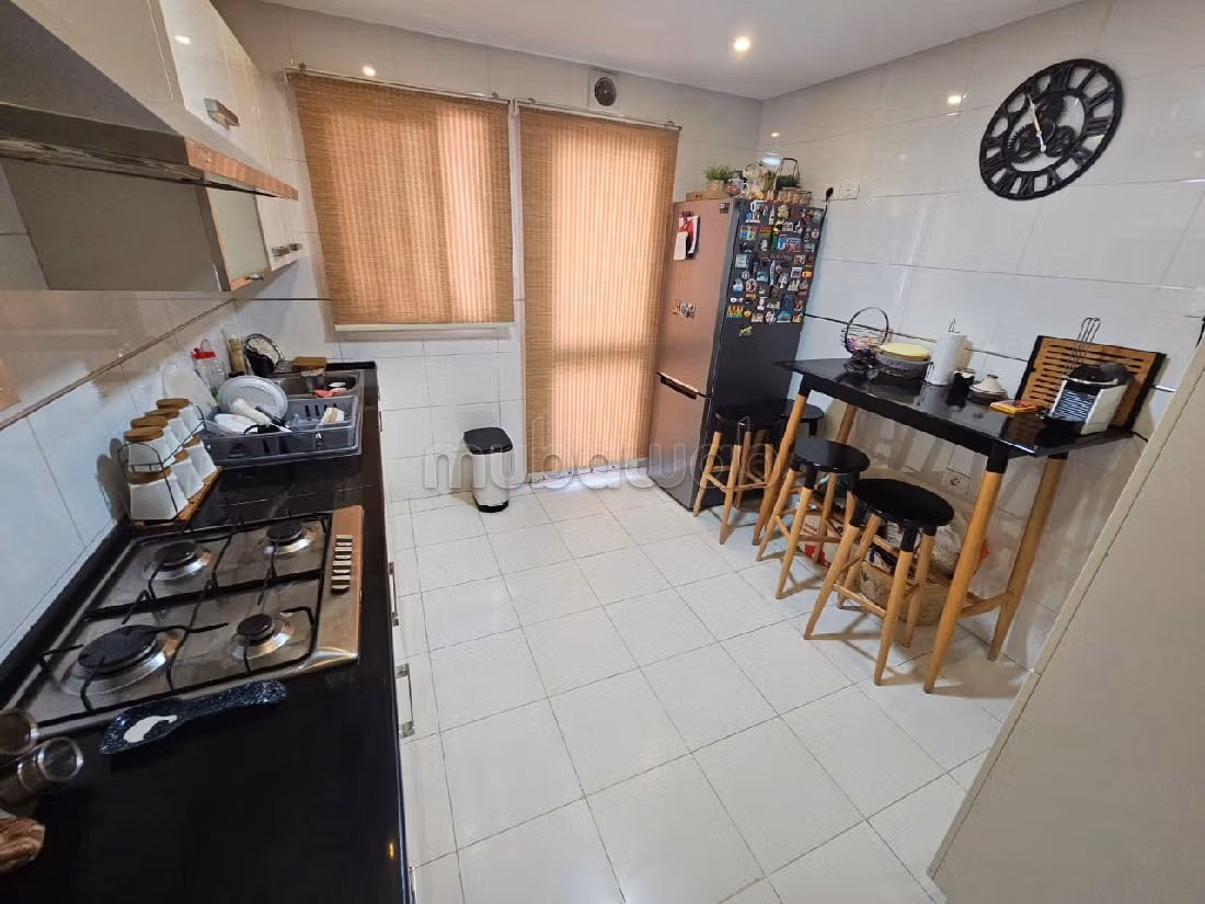 Vendita appartamento a Les Jardins de Carthage. 3 belle camere da letto. Piano cottura con forno integrato. 