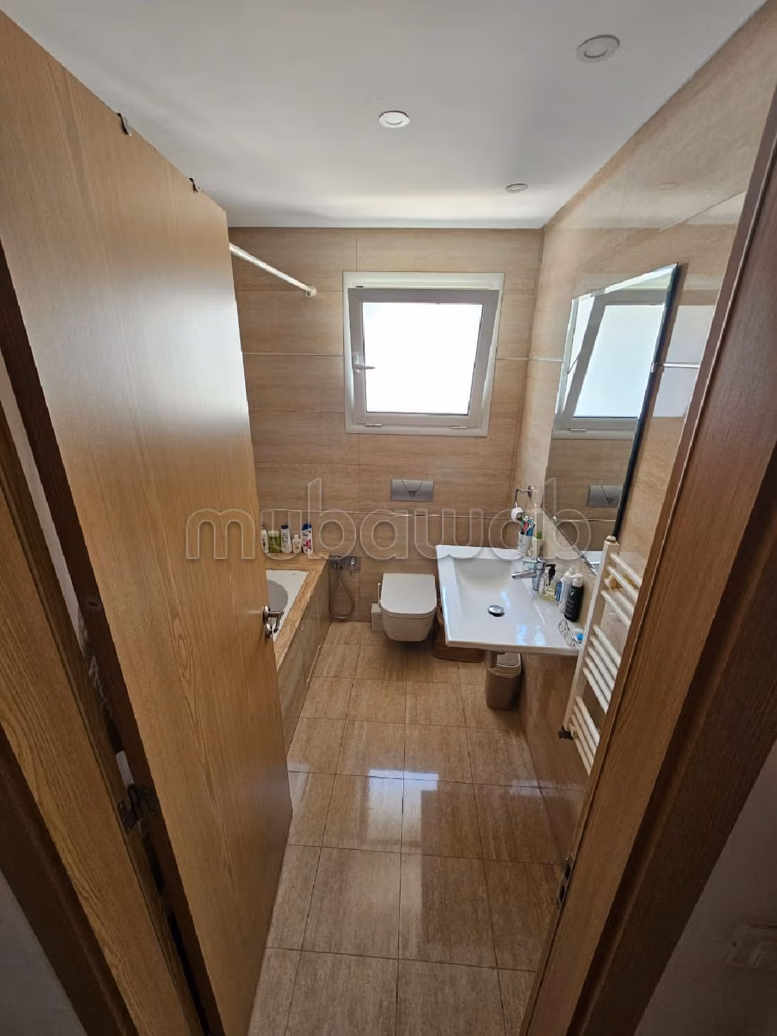 Vendita appartamento a Les Jardins de Carthage. 3 belle camere da letto. Piano cottura con forno integrato. 