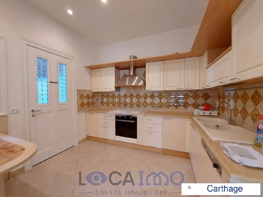 Meravigliosa villa in affitto a Carthage. 5 belle camere da letto. Piscina. 