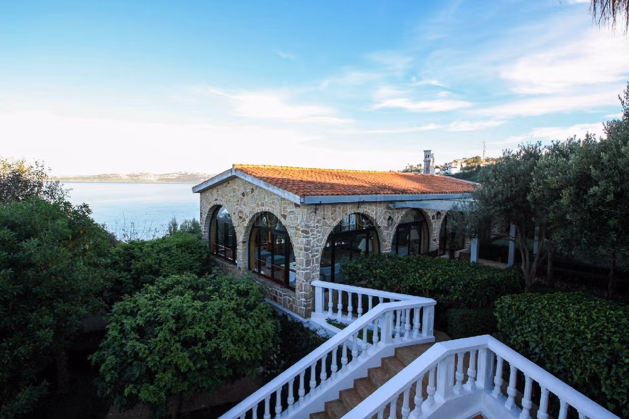 Tanger somptueuse propriété dominant la mer