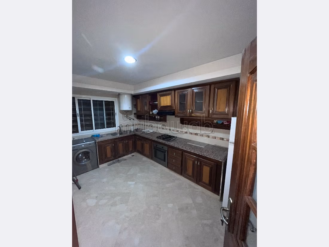 Bonito piso en alquiler en Nouvelle Ville. Área total 145 m². Completamente amueblado