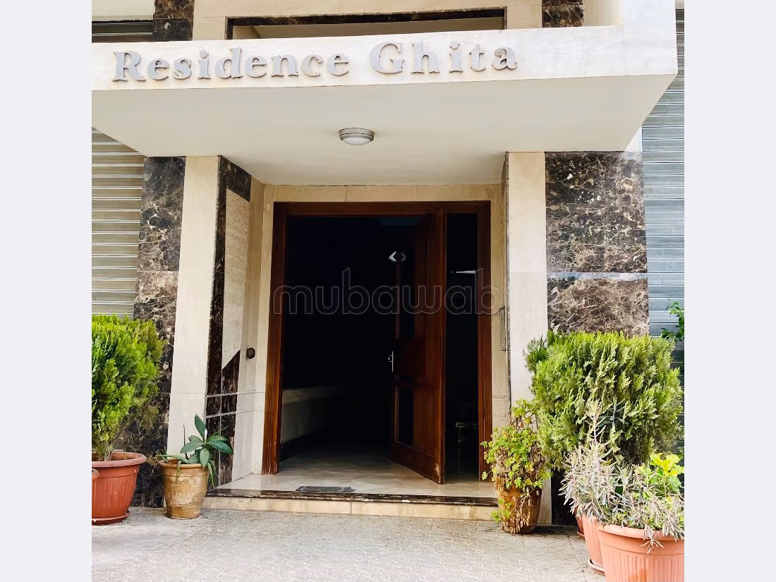 Bonito piso en alquiler en Nouvelle Ville. Área total 145 m². Completamente amueblado