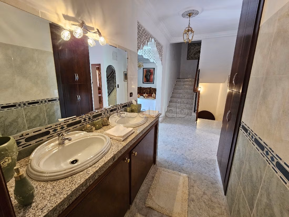 Une villa au centre ville Amerchiche