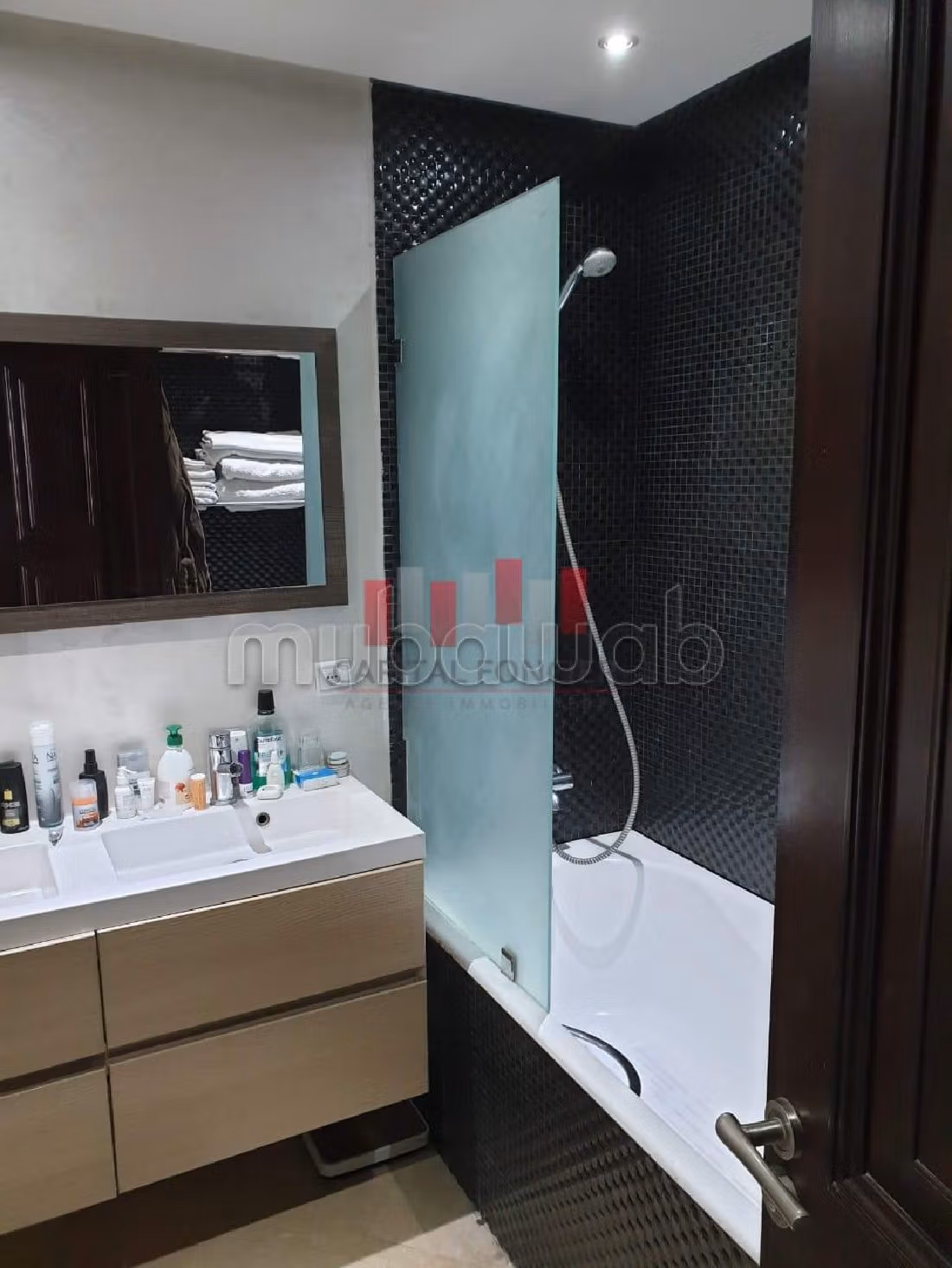 Magnífico piso en alquiler en Ain Diab. 3 hermosas habitaciones. Mobiliario