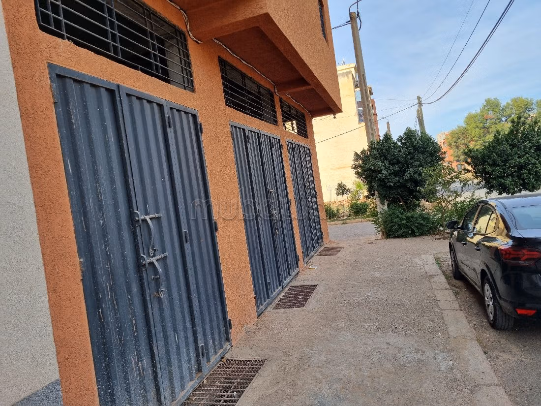 Affitta questo locale commerciale. Superficie di 110 m². 