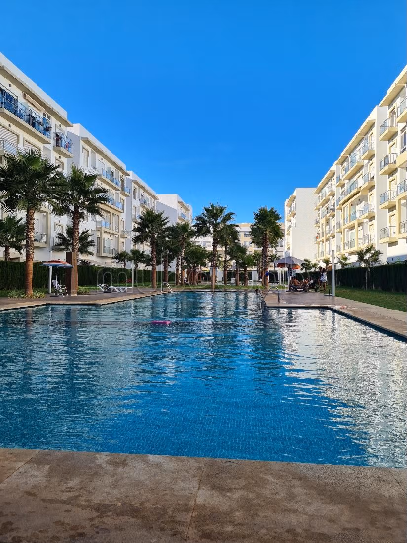 Joli appartement avec jardin privatif et piscine