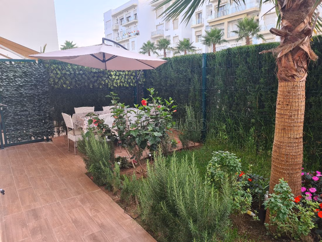 Joli appartement avec jardin privatif et piscine