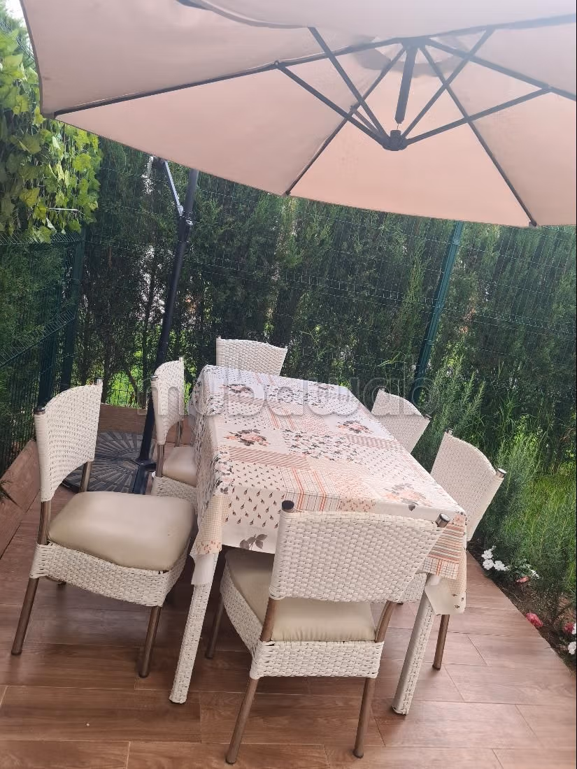 Joli appartement avec jardin privatif et piscine