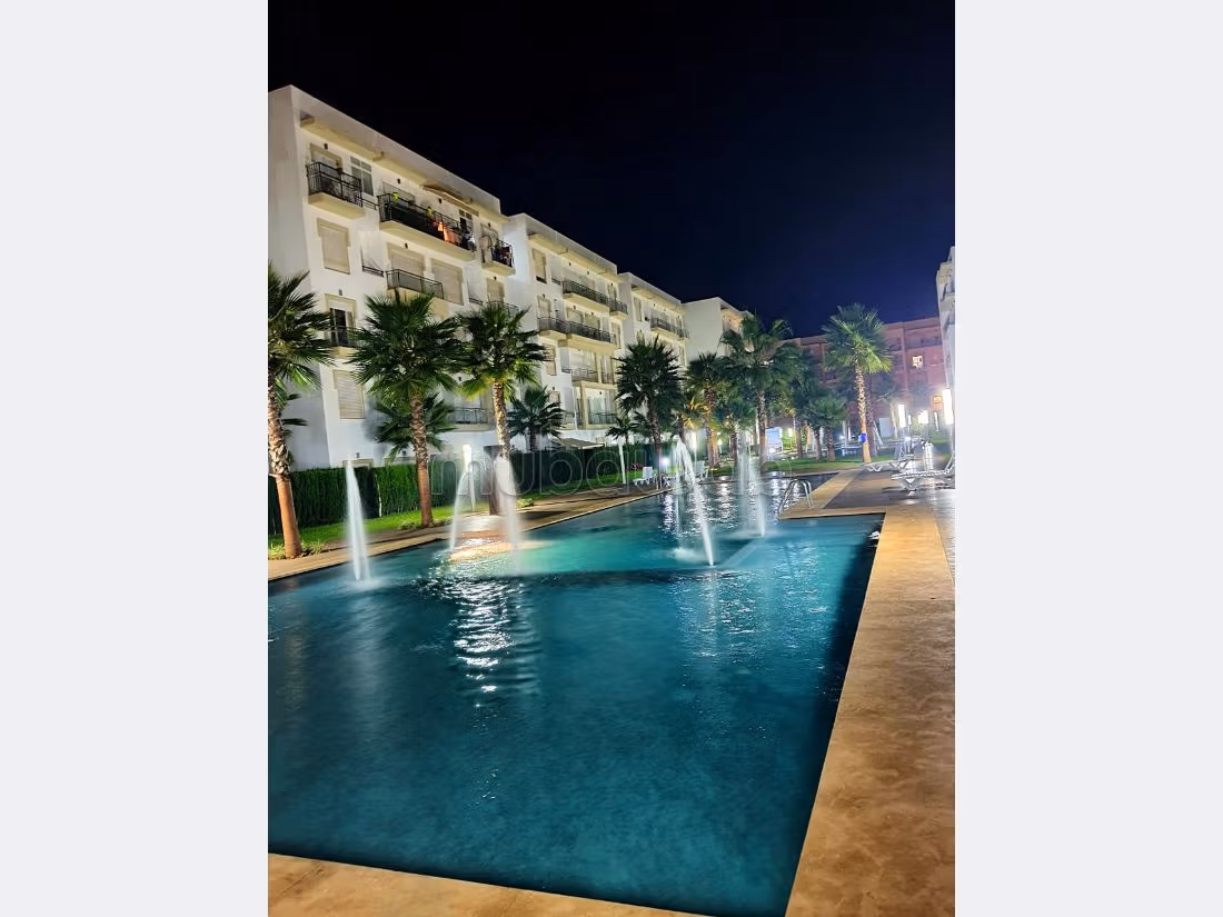 Joli appartement avec jardin privatif et piscine