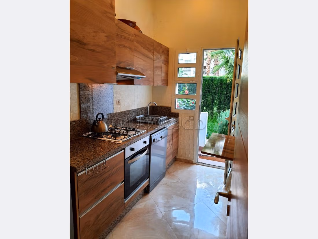 Joli appartement avec jardin privatif et piscine