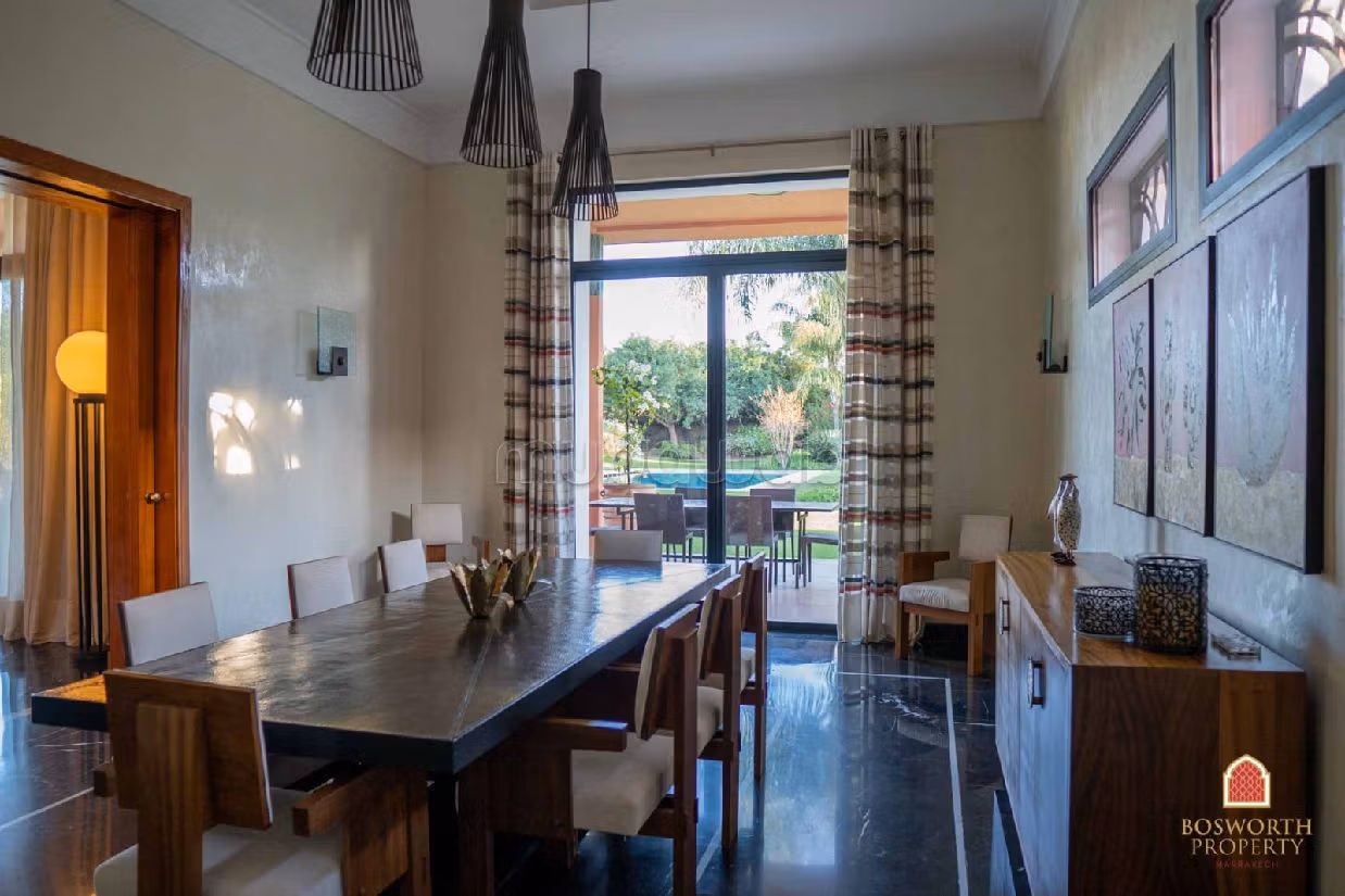 Suntuosa villa en venta en Route Amizmiz. 12 habitaciones grandes. Bien amueblado. 