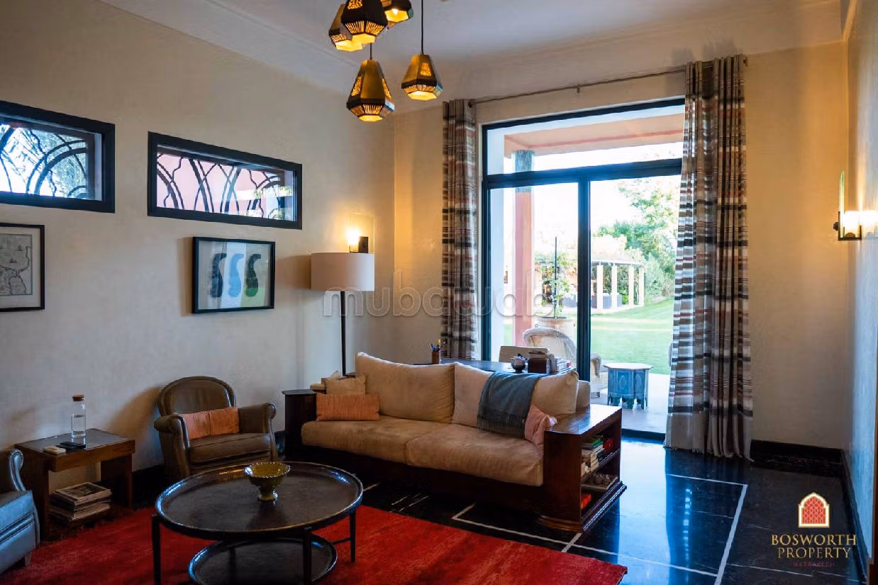 Suntuosa villa en venta en Route Amizmiz. 12 habitaciones grandes. Bien amueblado. 