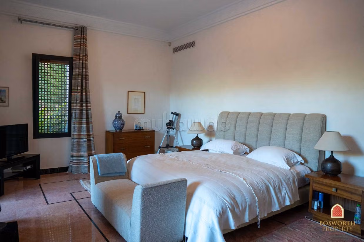 Suntuosa villa en venta en Route Amizmiz. 12 habitaciones grandes. Bien amueblado. 