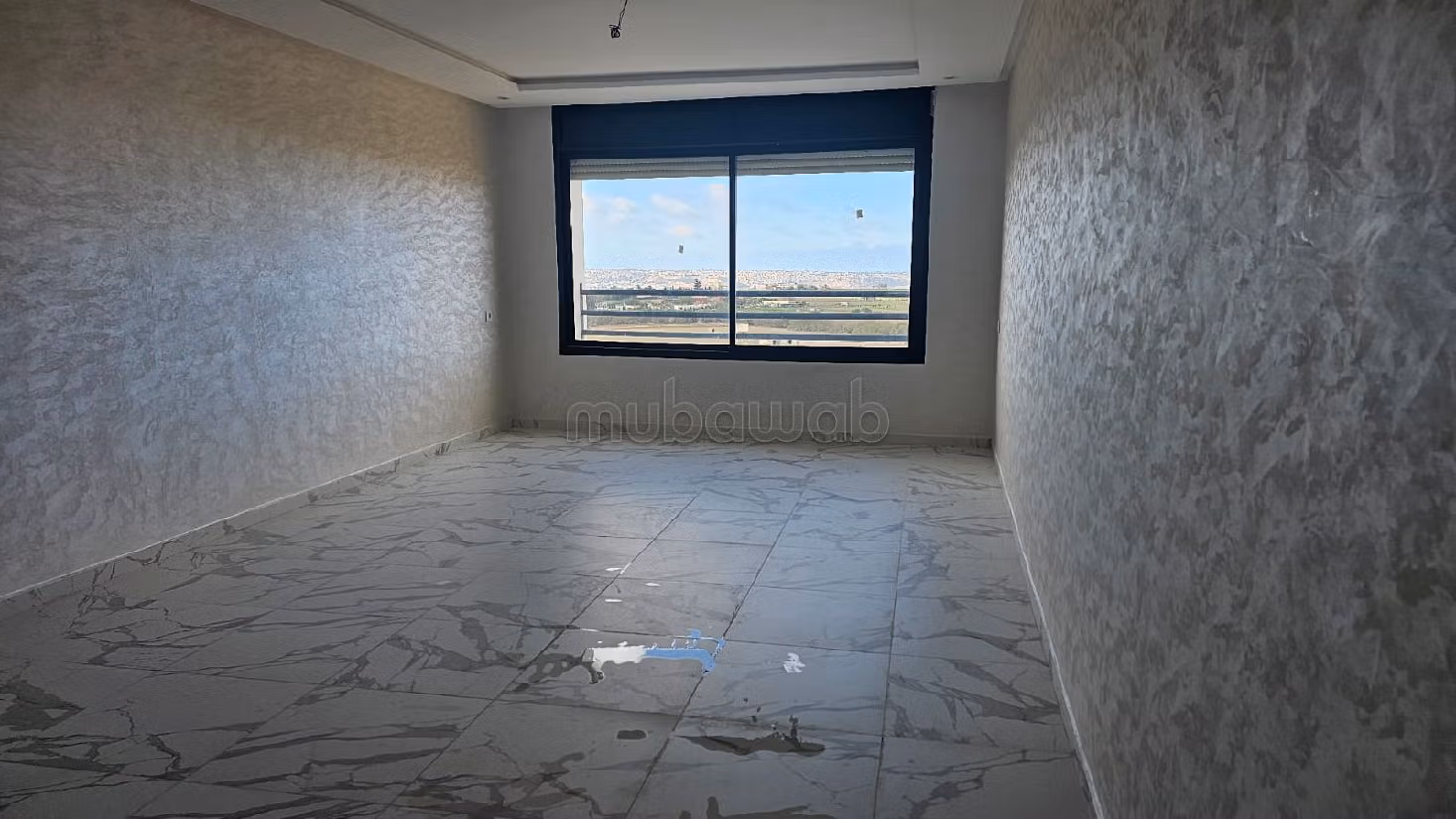Splendido appartamento in affitto a Sala el Jadida. Superficie 100 m². Ascensore e posto auto. 