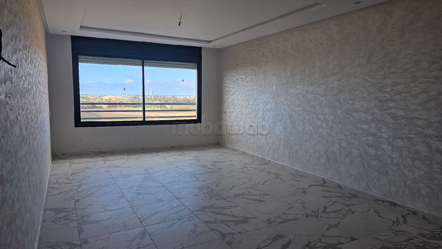 Splendido appartamento in affitto a Sala el Jadida. Superficie 100 m². Ascensore e posto auto. 