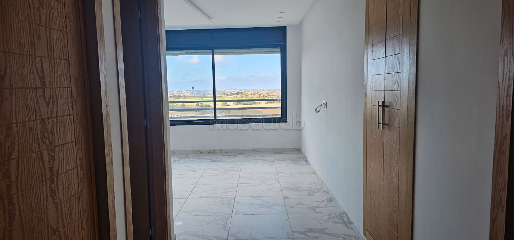 Splendido appartamento in affitto a Sala el Jadida. Superficie 100 m². Ascensore e posto auto. 